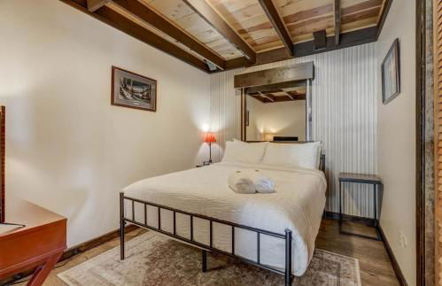 Moose Tracks Cabin - Hot Tub BBQ Billiards Groups - Foto 30