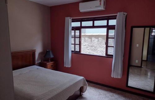 Casa confortável com piscina e churrasqueira - Foto 8