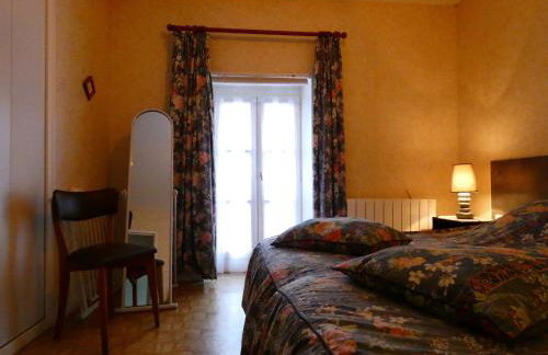 Escapade Paisible: Gîte pour 8 à Saint-Hilaire-sur-Yerre, Jardin Clos, Proche Chateaudun et Chartres - FR-1-581-131 - Foto 30