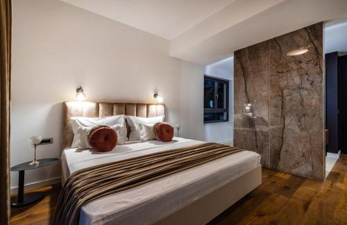 Luxury Villa Novita with Pool - Photo 12