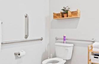 Full ADA Unit - 2 Bed 2 Bath Unit Near Downtown - Foto 13