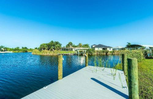 "Canal Dreams" 3 BR2 BA pool home on the canal - Foto 24