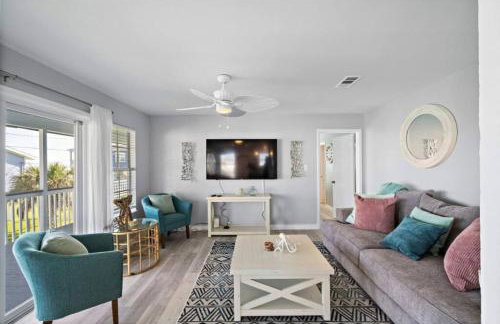 Beach Home with Cowboy Pool, Big Deck and Ocean View - Photo 13