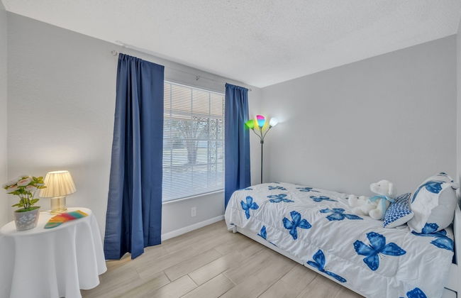 Serenity Retreat: Charming Home Near Attractions! 3 Bedroom Home by RedAwning - Foto 9