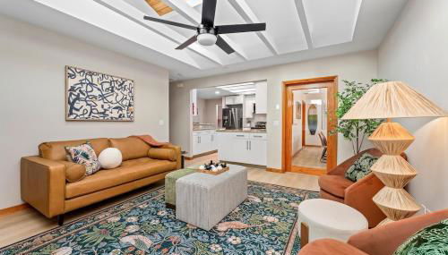 All King Beds & TVs in Every Room, Perfect for Large Groups - Foto 3