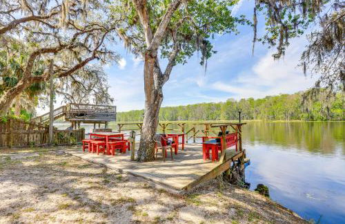 Lanai and Fire Pit Riverfront Studio in Chiefland! - Foto 21