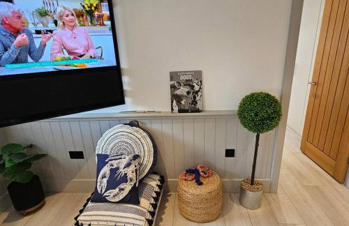 Humberston Boathouse Lodge & Hot Tub - Cleethorpes Beach Cabin Chalet - Foto 16