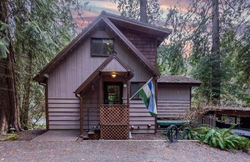 Chase's River Cabin - Hot-tub Firepit & Fireplace - Foto 24