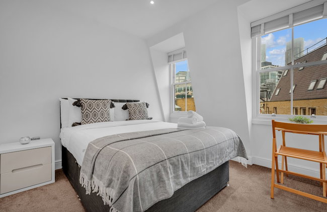 MySquare Vibrant and Sleek 2 Bed Apartment in Artillery Lane - Foto 1