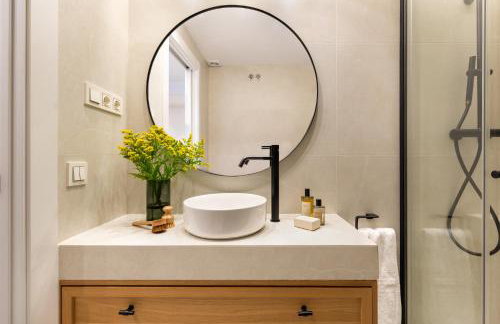 Donoso Cortes & Free parking by ELE Apartments - Photo 25