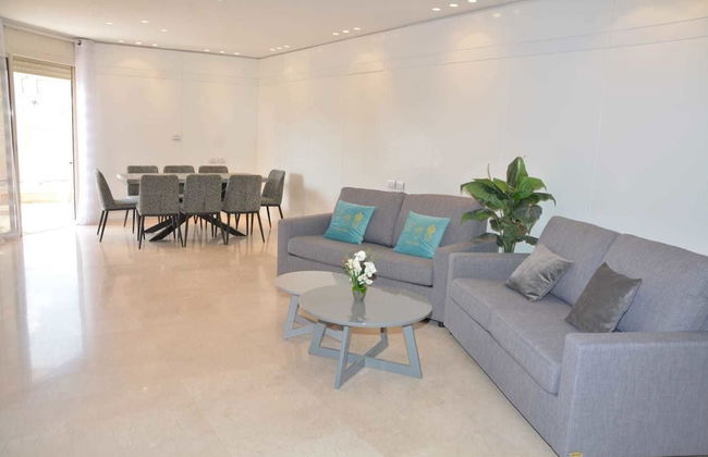 Renovated White 3BD next to Beach - Pool - Foto 17