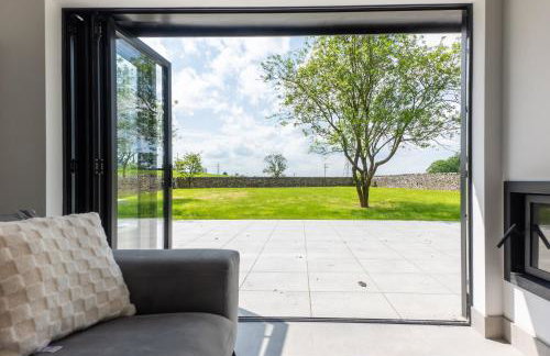 Perfect Family Retreat with Hot Tub, Nr the Lakes - Foto 8