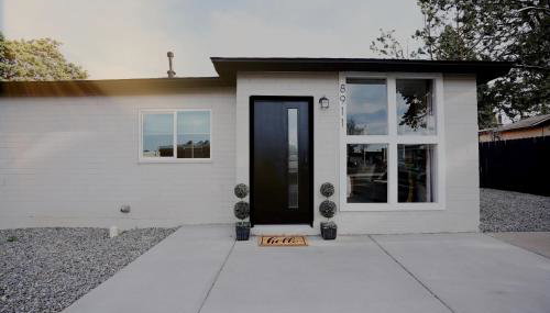 The White House, A Unique ABQ Stay in Central Location near Uptown - Foto 4