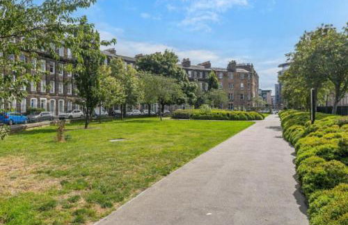 The Gardners apartment in City centre with parking - Foto 14