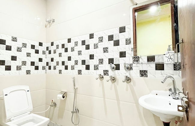 Roomshala 177 Homestay Thehrav - Foto 9