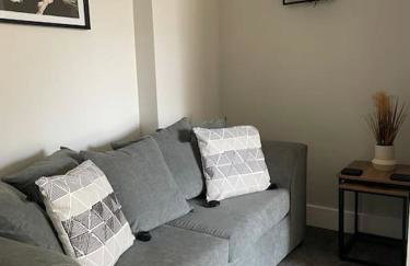 Oak House by ShortStays4U A Modern 3Bedroom Townhouse with free parking in town! - Foto 2