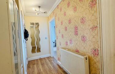 Charming 2 Bedroom Flat with Urban Views - Foto 29