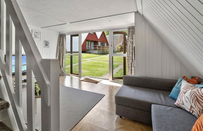 The Lookout, Sunny Beach Retreat, Sleeps 5 Guests - Photo 9