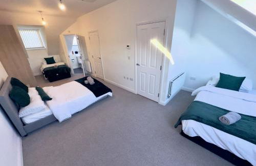 Modern house in City Centre with private parking and gated property - Foto 16