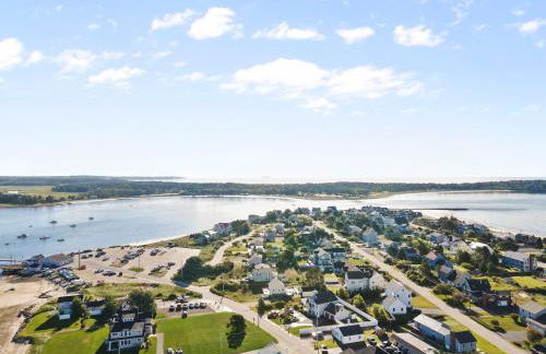 Spacious 4BR Beach Retreat, Steps to Pine Point - Foto 11