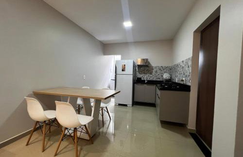 Apartamento inteiro dois quartos próximo ao Centro - Foto 6