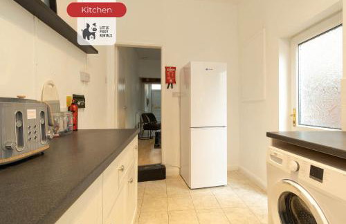 2 Bedroom Home with WiFi, Private Yard and Street Parking - Foto 10