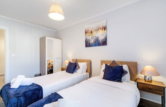 2 Bdrm Penthouse with parking Wycombe - Foto 36