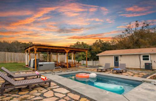 Manchaca 4 bedroom sleeps 10 Pool and Hot tub - Photo 64