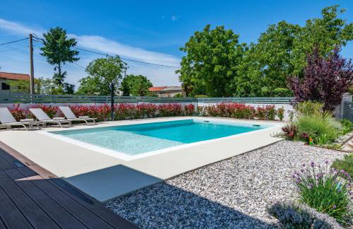Villa Fiora, a beautiful and modern villa with a pool - Foto 34