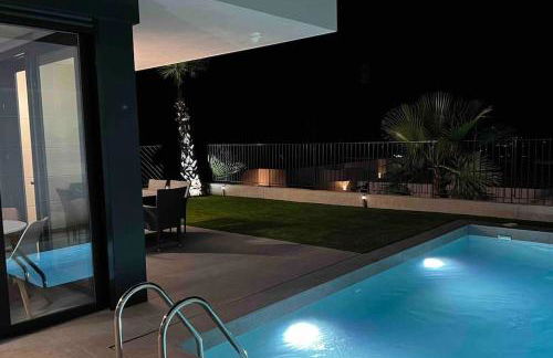 Casa con piscina climatizada y vistas al mar - Foto 39