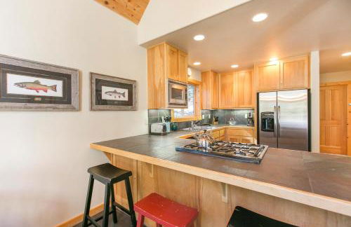 Interlaken on the West Shore by Tahoe Getaways - Pet Friendly 3BR, Close to Skiing & Walk to the Lake! - Foto 7