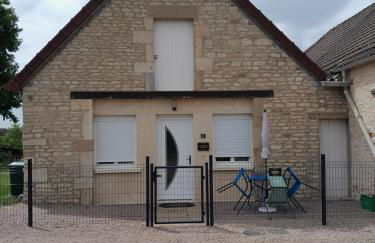 AUX MERVEILLES DES ORMES - Foto 1