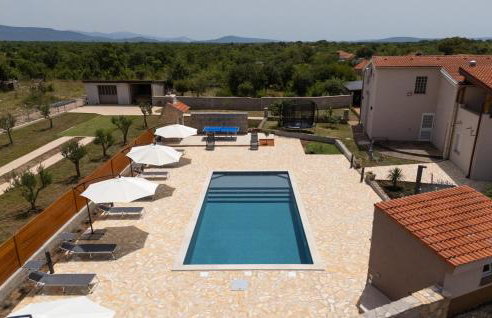 5 Bedroom Amazing Home In Bogatic - Foto 4