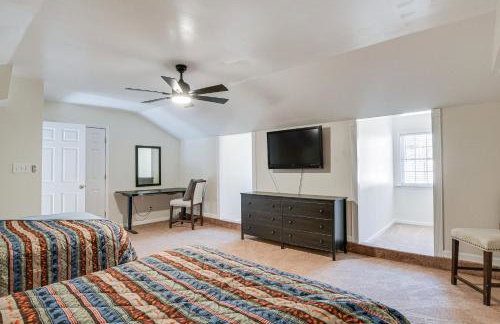 Lake Hartwell Getaway with Private Dock and Fire Pit! - Foto 34