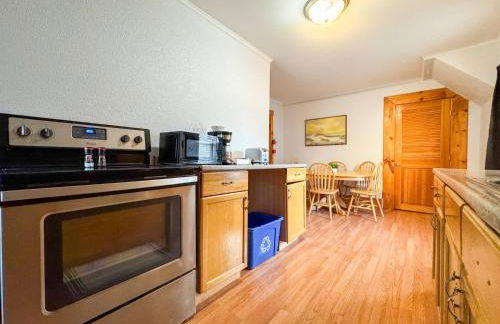 Manchester -Queen beds - Mins to MHT - W/D in Unit - Foto 15