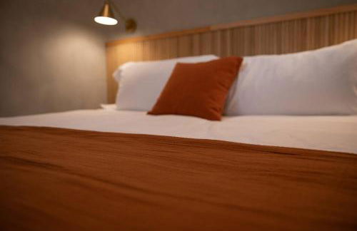 Cozy Luxury Cabin w Hot Tub, Fire Pit, King Bed - Foto 66