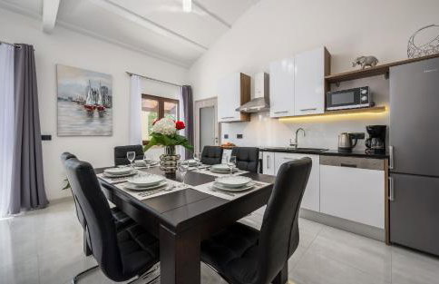 Villa Desapemani with heated pool - Photo 15