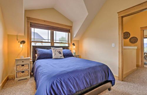 Fish, Hike and Ski Riverfront Granby Cabin! - Foto 16