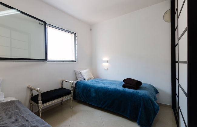 Apartment with Sauna, Hot Tub & Parking - Photo 4