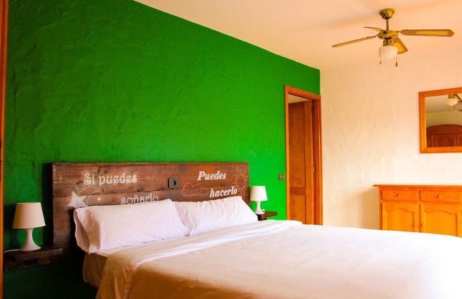 Castillo Beach Club Apartments - Photo 9