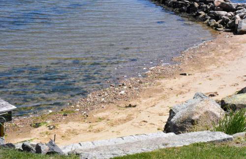 Stunning Waterfront Home w Private Dock - Foto 47