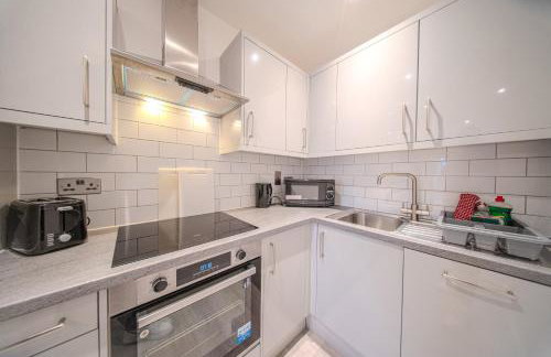 9 Royal Oak Brentwood - 2 Bed - Free Secure Parking - Contractor Stays - Long Stays - Foto 9