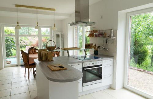 Haus Rosengarten- Ruhige Ferienwohnungen im Grünen - Foto 2