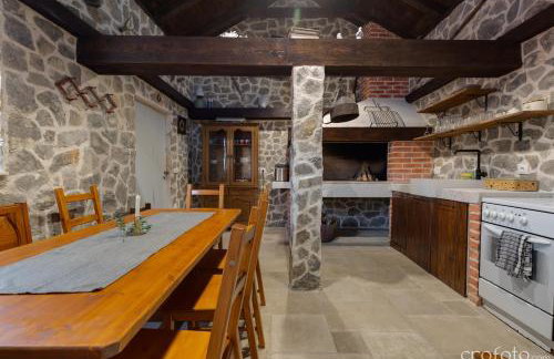 Grandfather's House - Photo 37