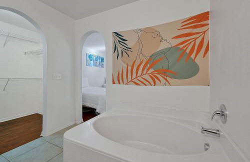 Poolside Cocoa Oasis w/ Tiki Bar! - Foto 43