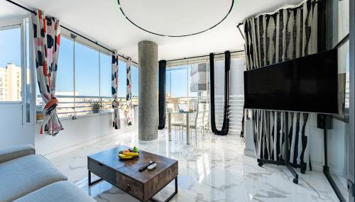 CT 352 - Faro's Torremolinos City Towers 1 - Walking distance to everything - Foto 2