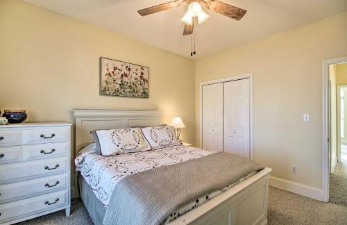 Luxe Lake House with Pool and Dock on Deep Water Cove! - Foto 17