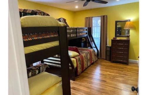 StockYards!-1 block away ! Cowboy Cottage sleeps 9 - Foto 48