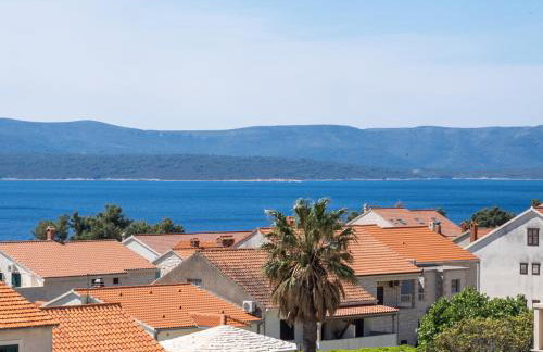 Obala 25, Bol - Photo 16