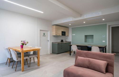 Front Lake Como - 3 Bedrms with AC, Free Parking and Wifi - Foto 11